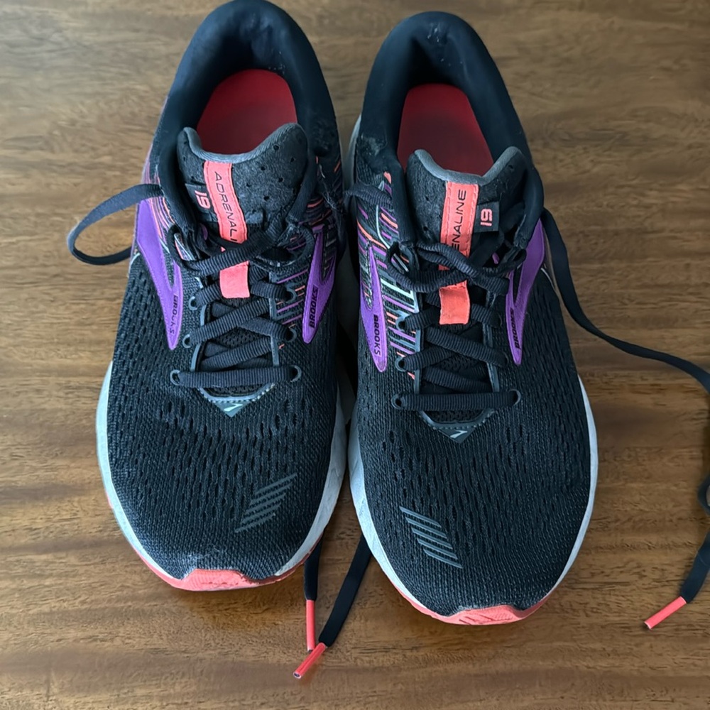 Brooks Adrenaline GTS 19 Running shoes
